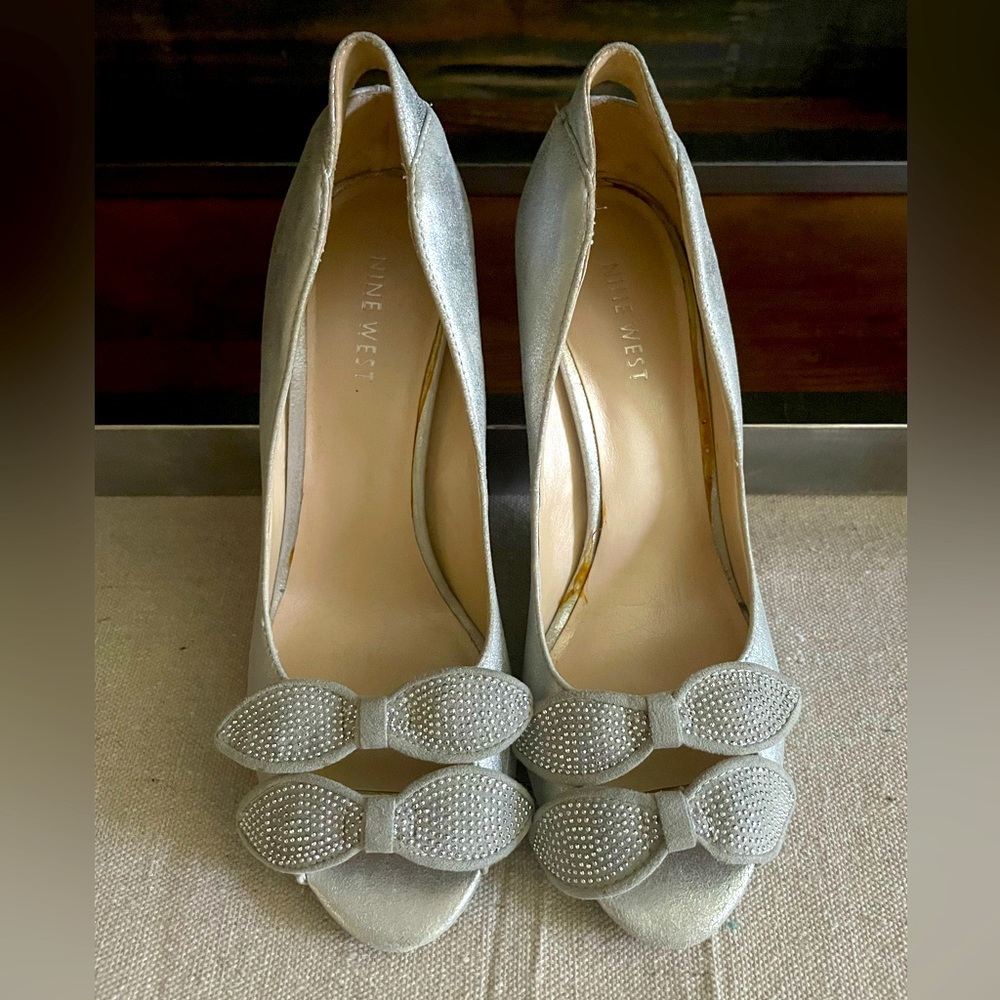 🩶Mid-2000’s Suede Nine West Open-Toed Pumps 🩶